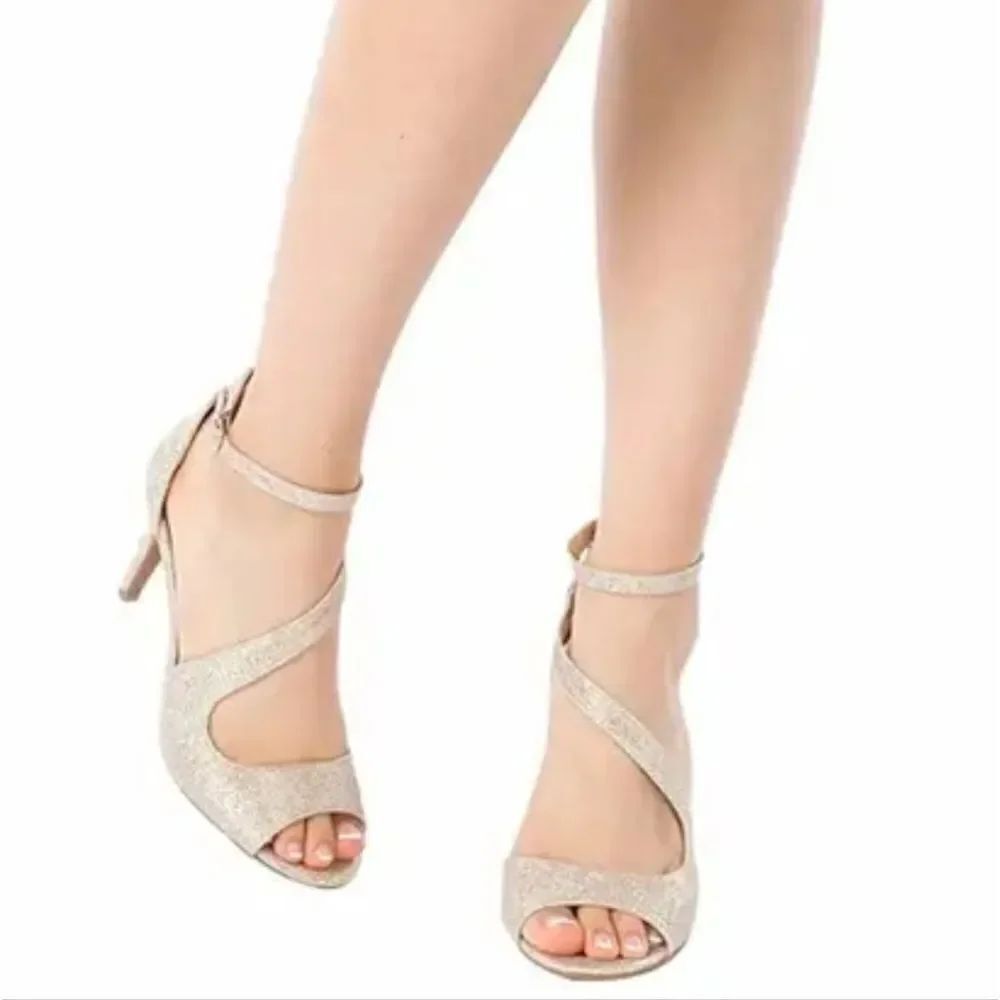 BRAND NEW JESSICA SIMPSON JP-JESIMAE SHIMMER GOLD GLITTER EMBROIDERY SANDAL